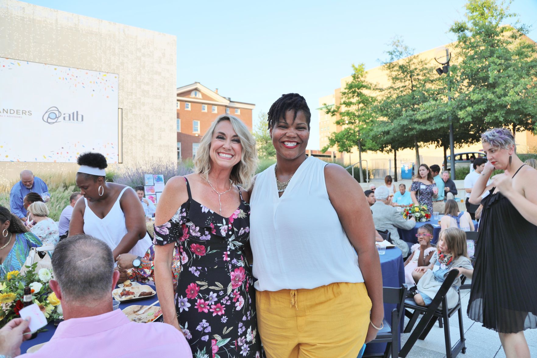 Roxeanna Steiner, Shelly Williams